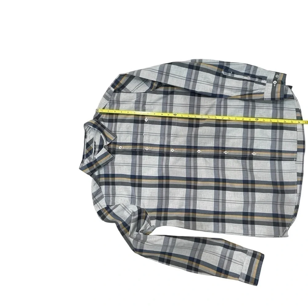 The North Face  Men’s long sleeve plaid button down shirt. SZ L